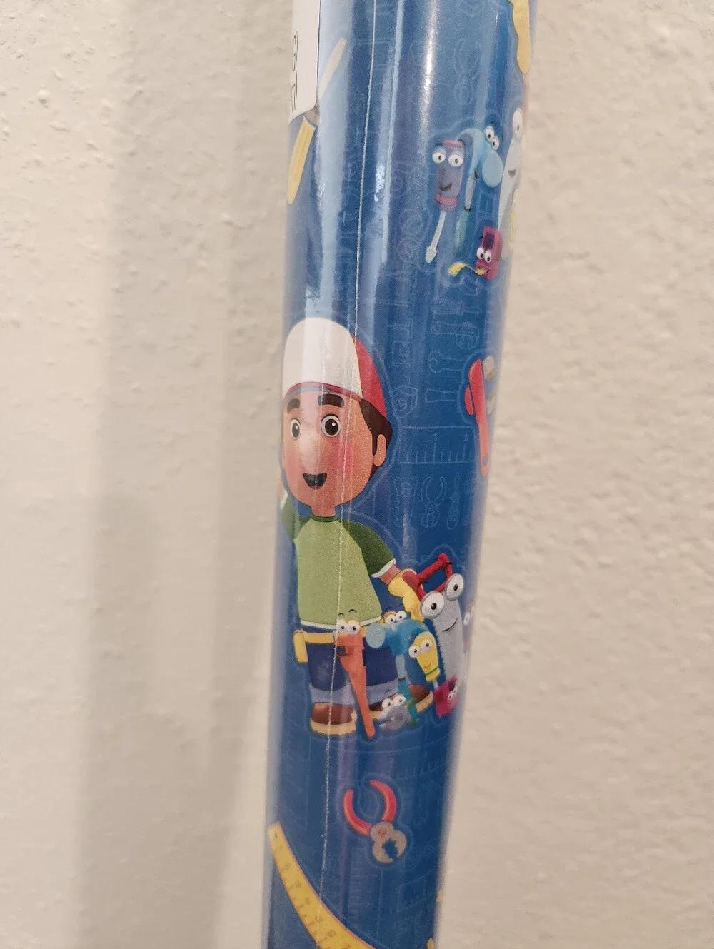 SEALED / NEW Handy Manny Blue 20sqft Wrapping Paper Disney Hallmark 3JRH31F